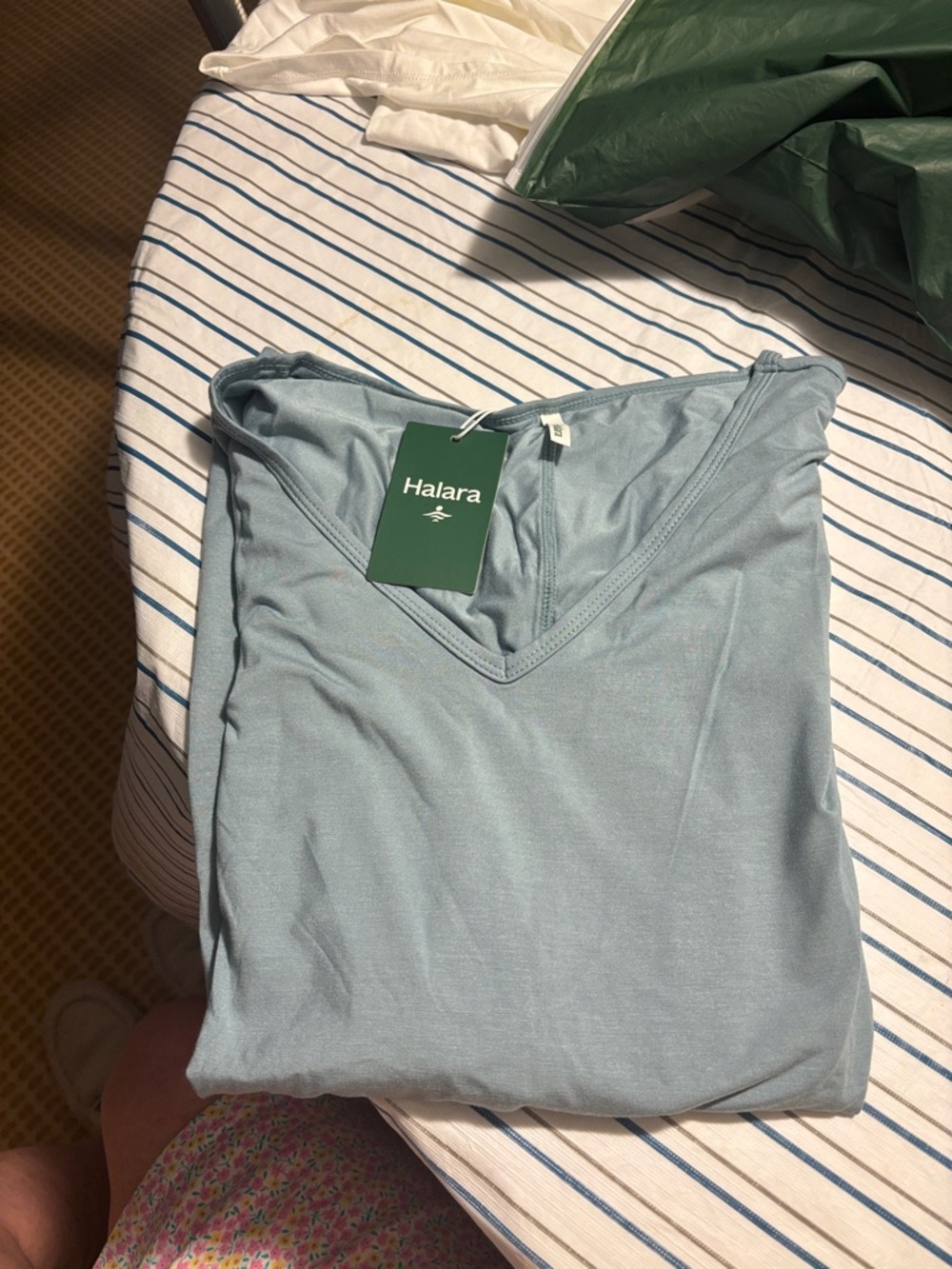 HALARA Women’s V-Neck Tee in Light Blueo I’m Mom